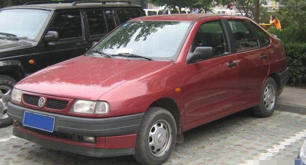 90年代都市高尔夫汽车,一汽大众三厢高尔夫