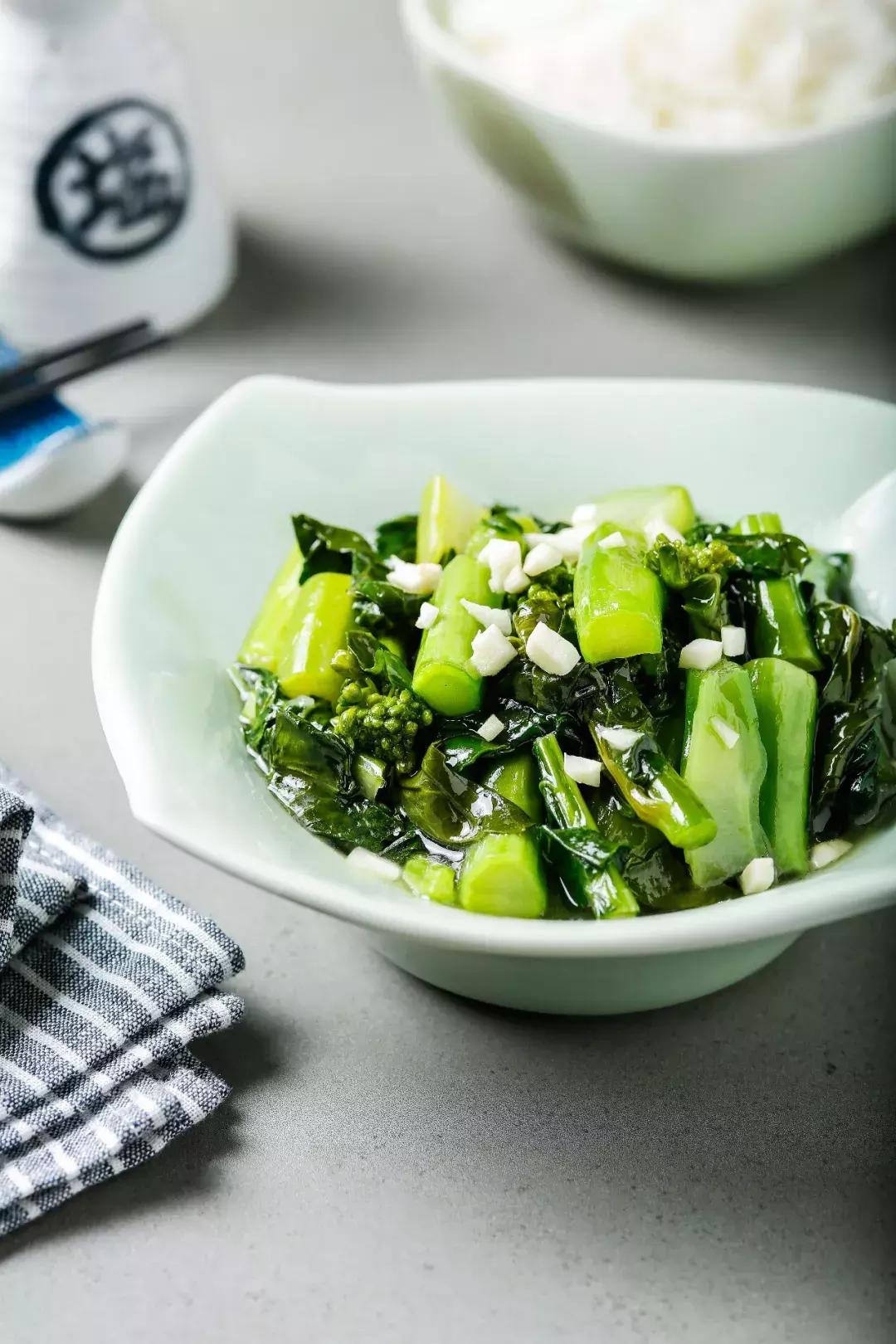 一炒菜就冒白沫,一炒菜到处都是油咋办