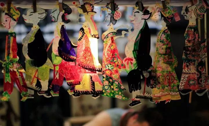 越来越多年轻人去成都重庆,大量年轻人到成都就业