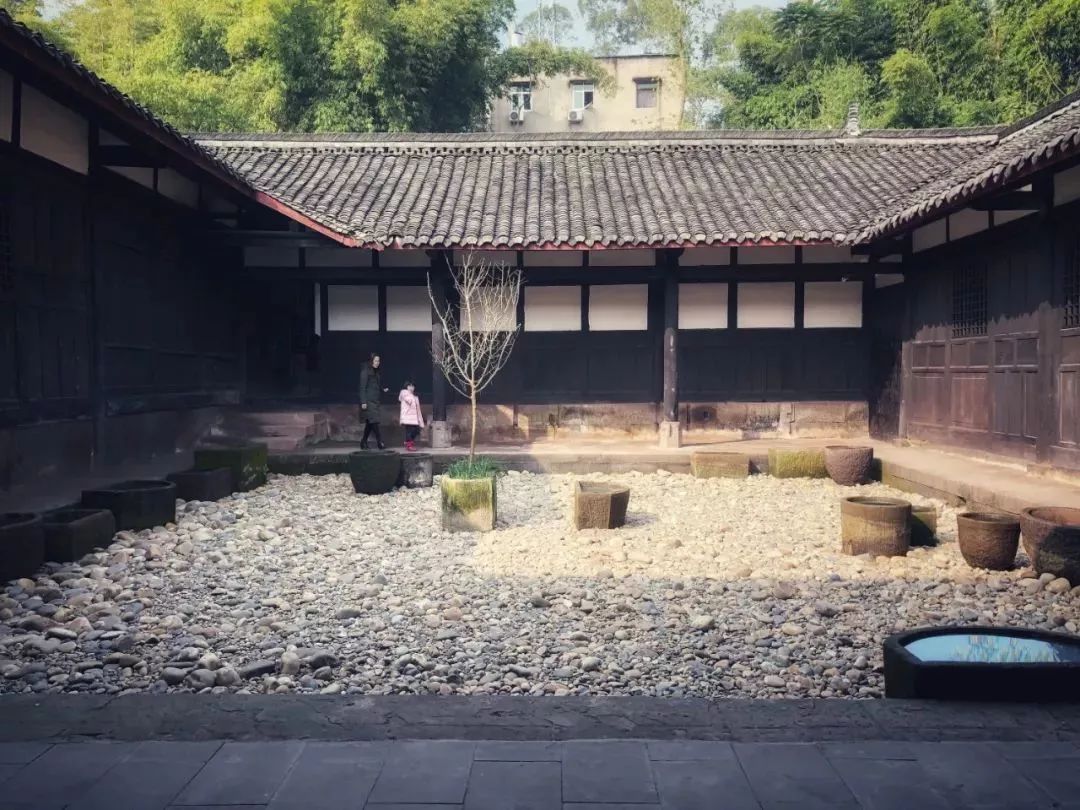 小平同志晚年，指着电视中的自己问这是谁？未见香港回归终成遗憾