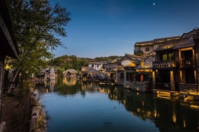 古北水镇司马台长城夜景人山人海,北京周边游古北水镇司马台长城