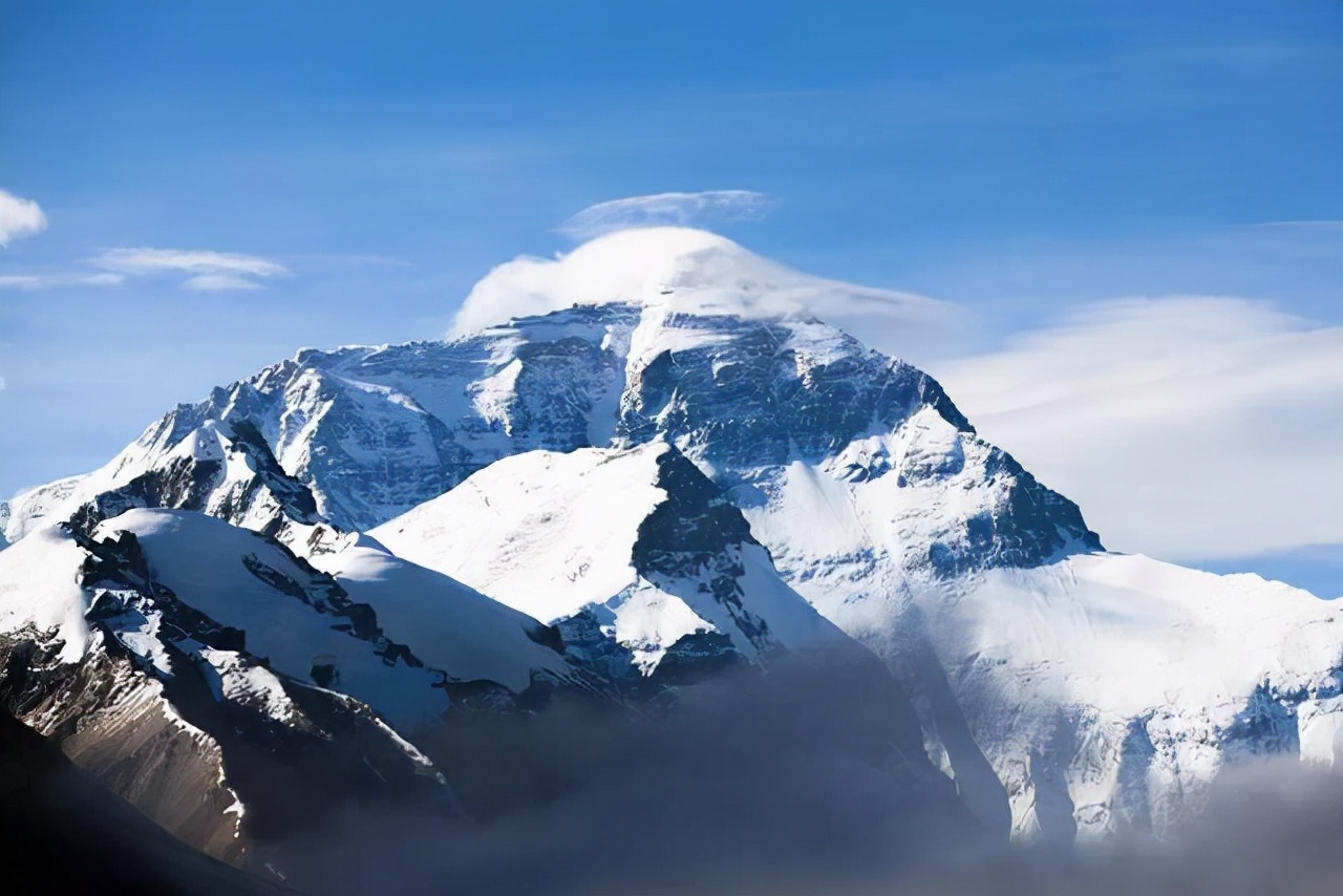 为什么飞机不能飞上珠峰,直升机可以飞上珠峰吗