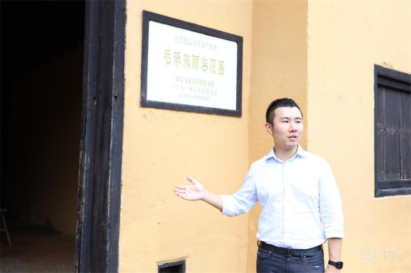 长征新青年,青年放弃高薪回国