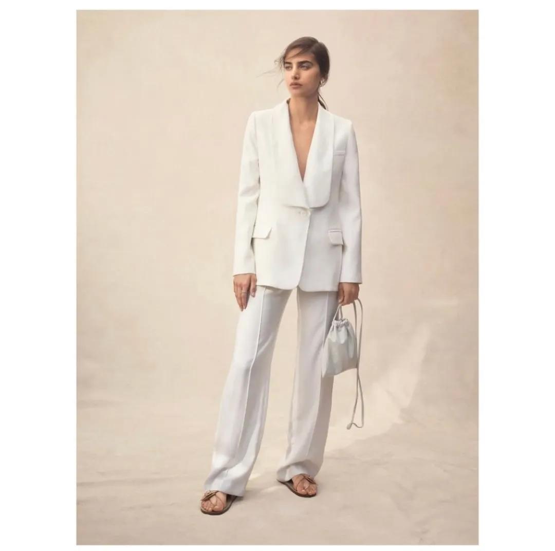 职场应该怎么穿不普通不老气,一套时髦又得体的职场造型