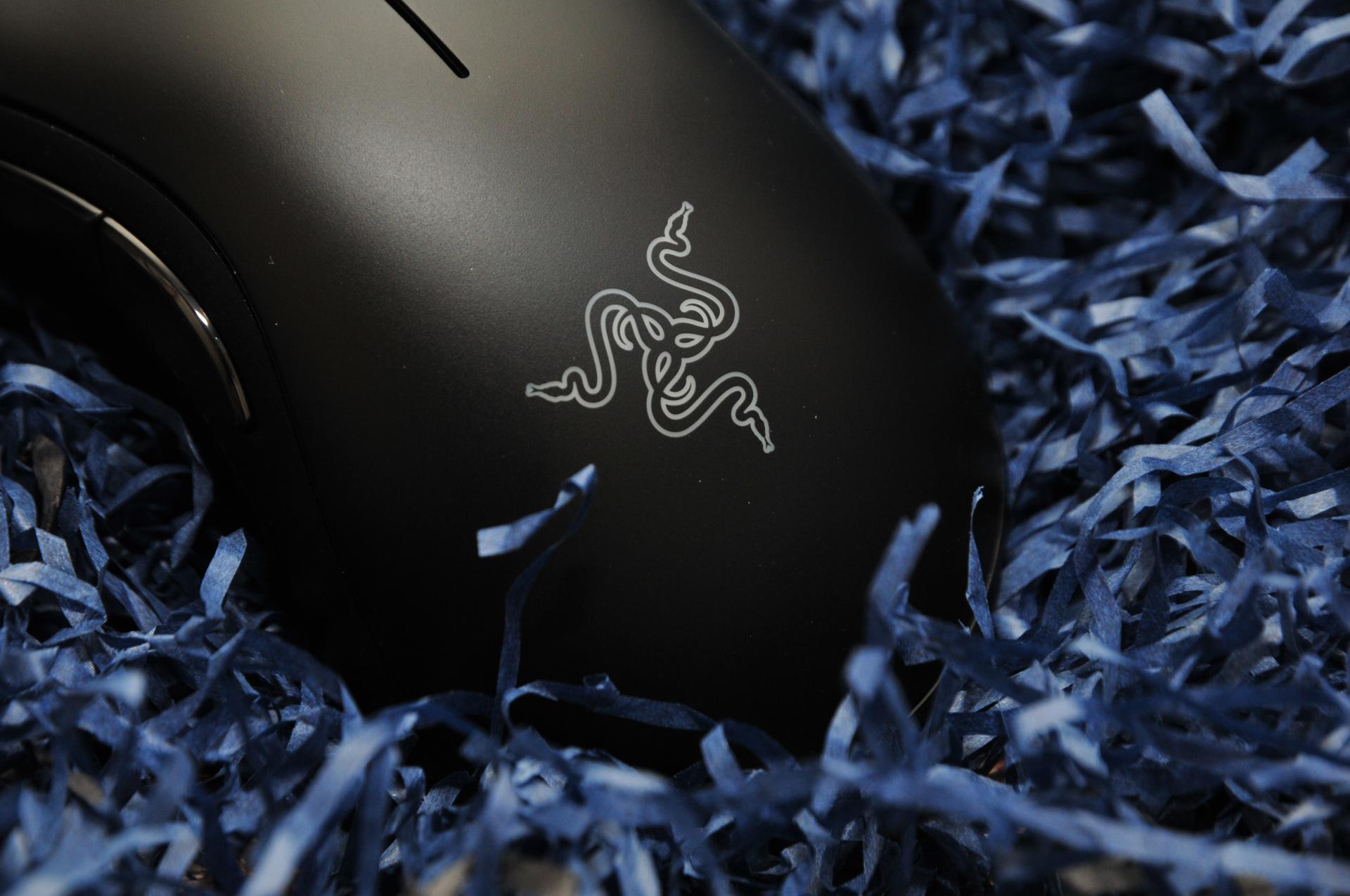 雷蛇蝰蛇鼠标测评,雷蛇毒蝰8khz有线游戏鼠标评测