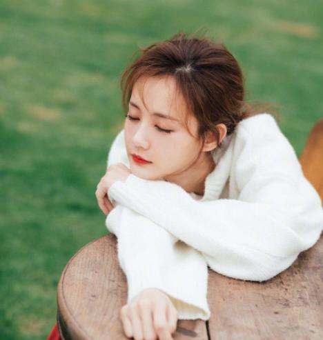 外套内搭什么衣服好看,金晨同款兔毛衣怎么搭