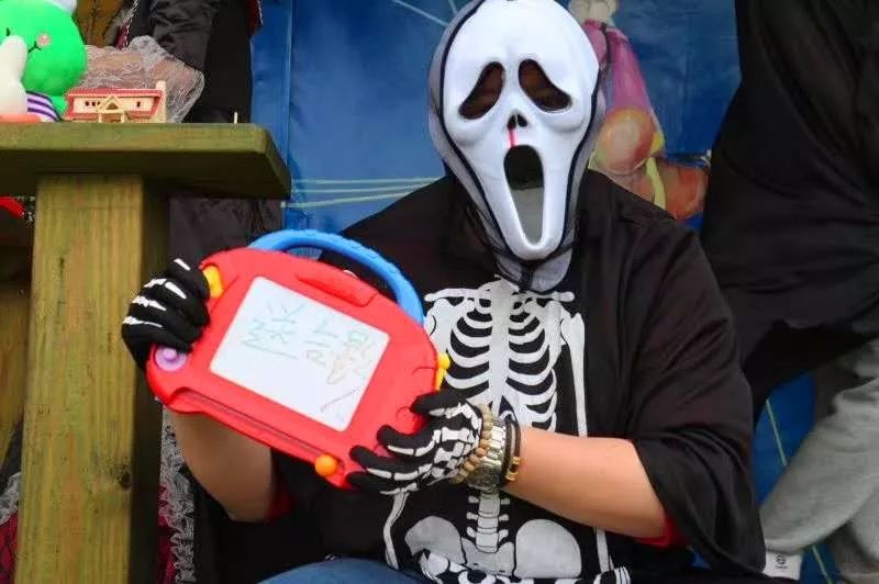 不靠娱乐设施、不接待散客、不主动宣传，这个庄园依然被引爆