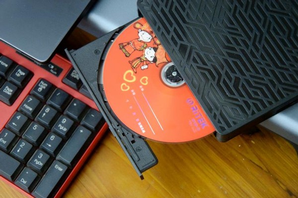 免驱刻录光驱,一专且多能