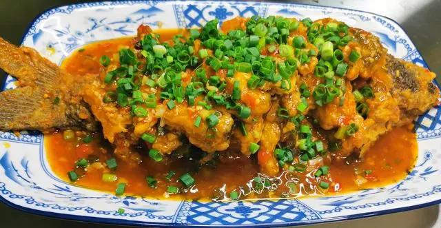 红烧鱼的正确做法这样做出来开胃,教你红烧鱼块的家常做法步骤清晰