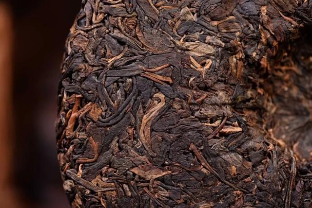 易武茶叶真假怎么分辨,易武茶饼真假鉴别方法