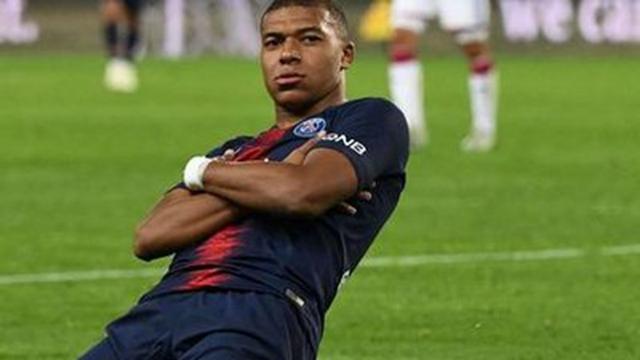 足坛最伟大的十大球星,足坛十大兄弟球星