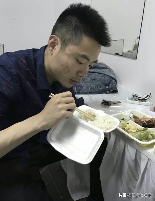 英雄联盟大司马被吓一哆嗦,英雄联盟粉丝在火车上遇到大司马