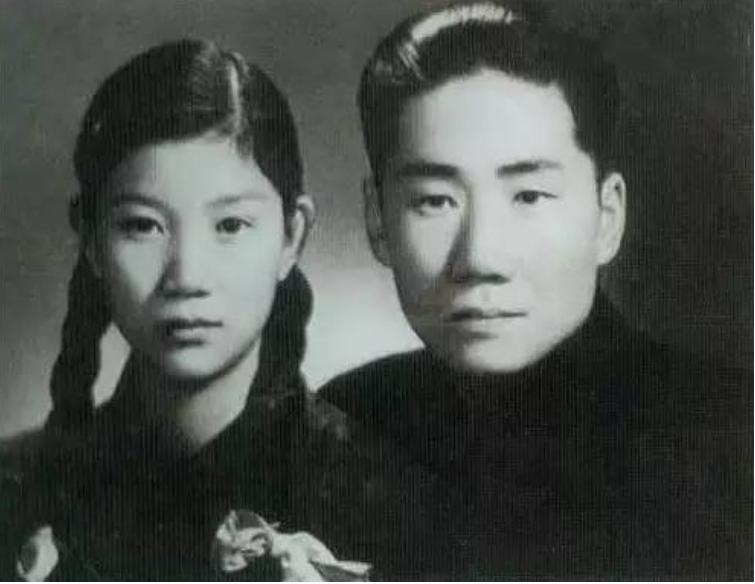 毛主席独自珍藏毛岸英遗物26年，毛岸英牺牲后他曾休养两个多月