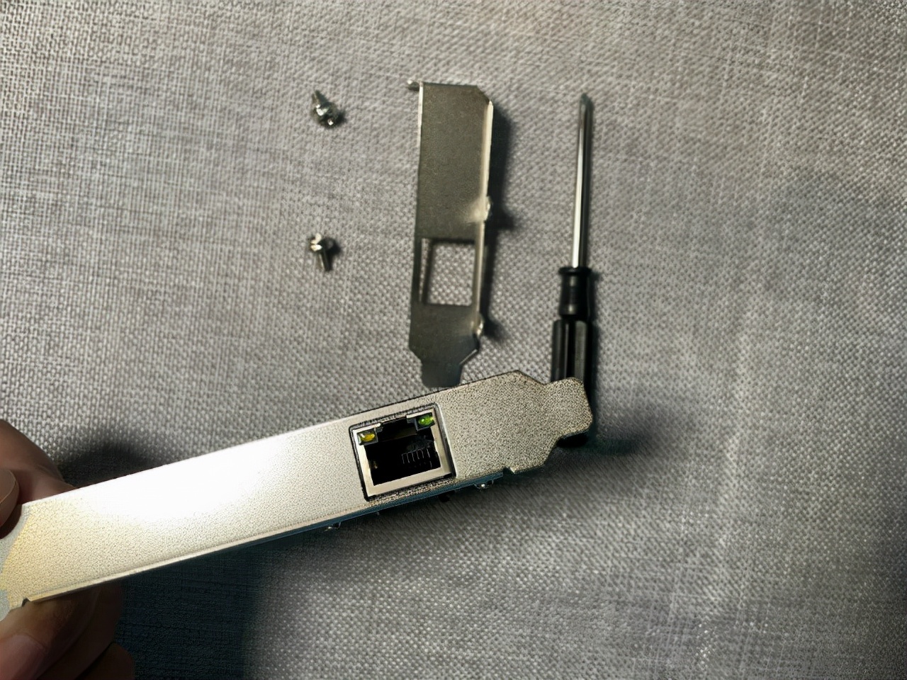 翼联千兆有线网卡,腾达和翼联无线网卡哪个好