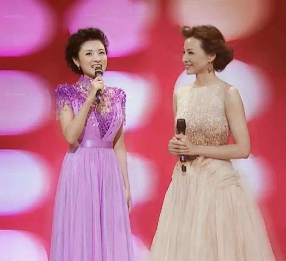 51岁周涛亮相湖南台给哪吒配音，17次主持春晚的她为何离开央视？