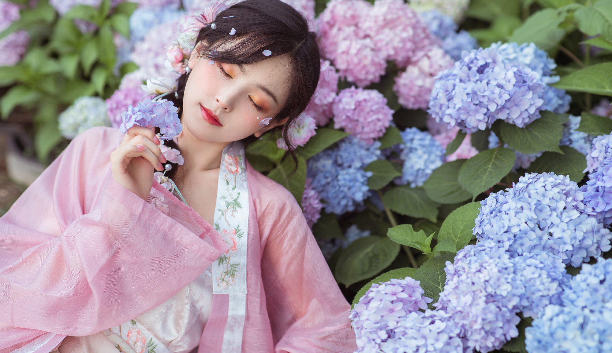 穿汉服的发型怎么扎简单又好看,穿汉服不知道扎什么短发