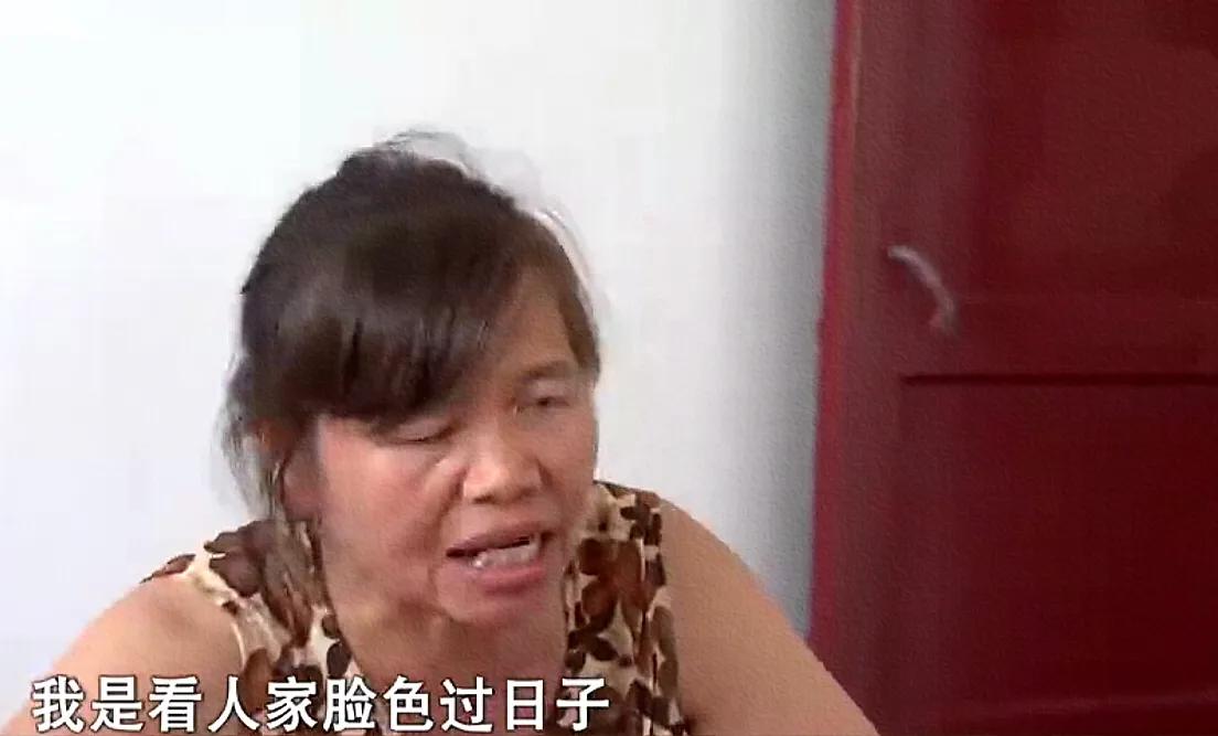 亲情：儿子吃百家饭，呼唤母亲想要一个家，可母亲却视而不见