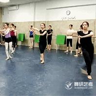 舞蹈课劈叉基本功图片,学什么舞蹈不需要劈叉和下腰