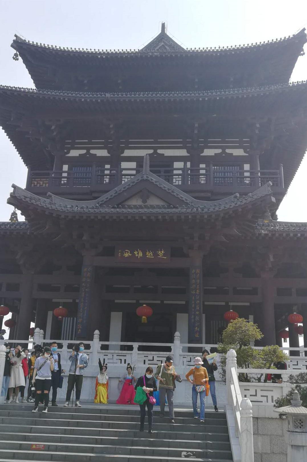 “桂林挺你”秀峰专场首场直播引70万人围观！