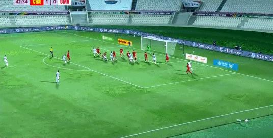 开场35秒吹刘海8次！李铁换下洛国富成转折点，主帅队长同时甩锅