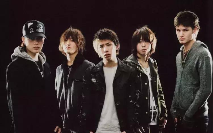 他们号称‘日版*月天五**‘人气爆棚曾吸引艾薇儿合作你听过吗？