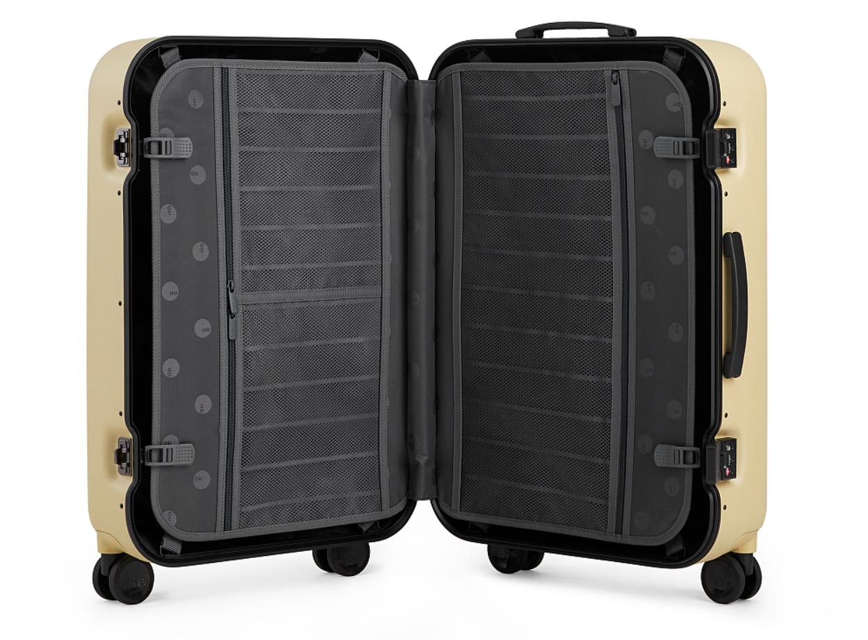 rimowa旅行箱带屏幕,rimowa箱子测评