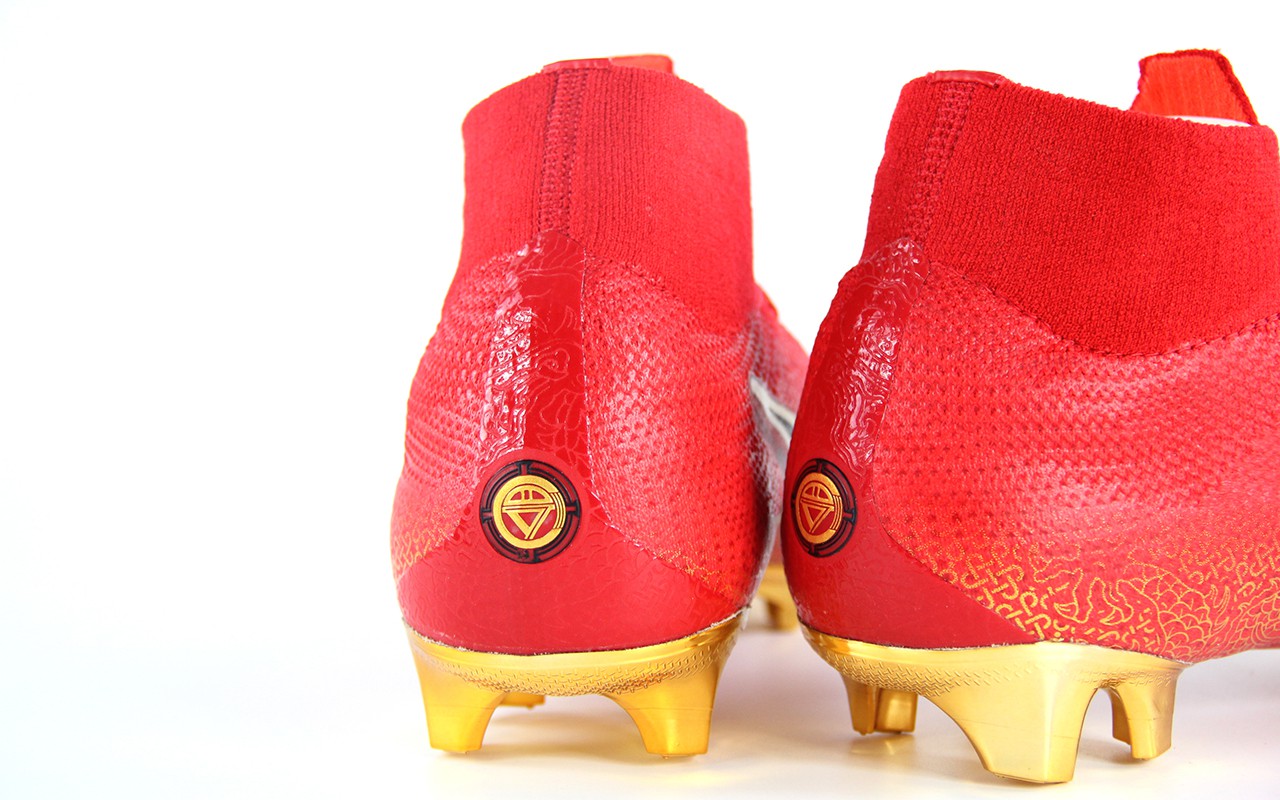 2024年最好的足球鞋,最酷的cr7足球鞋