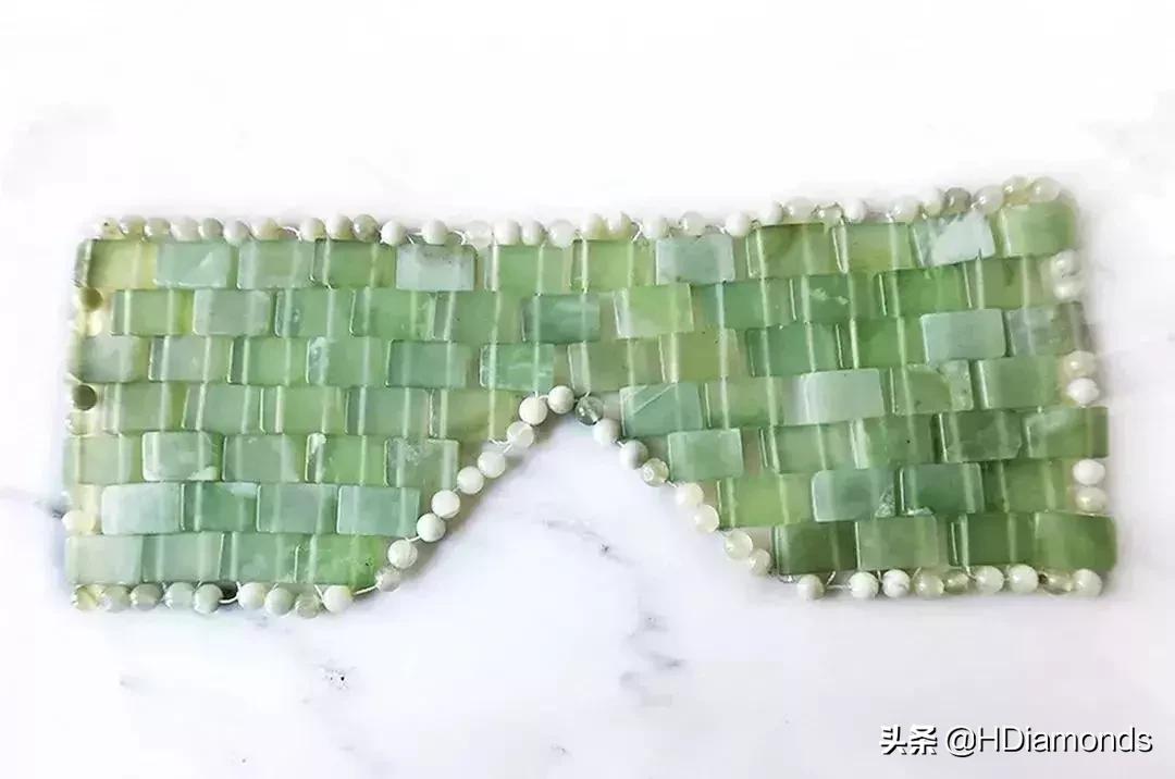 把黄金抹在脸上,把黄金戴身上是炫耀吗