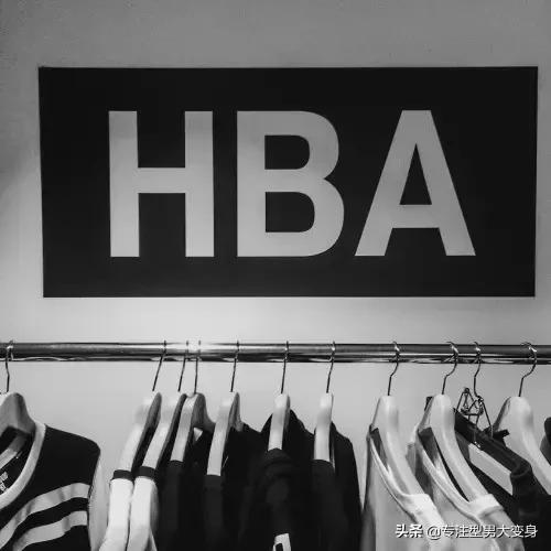 你以为你有双鞋就是潮男吗,你以为一身名牌衣服就是有钱人吗