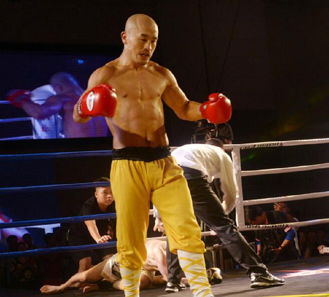 武僧一龙安慰李景亮,武僧一龙评价