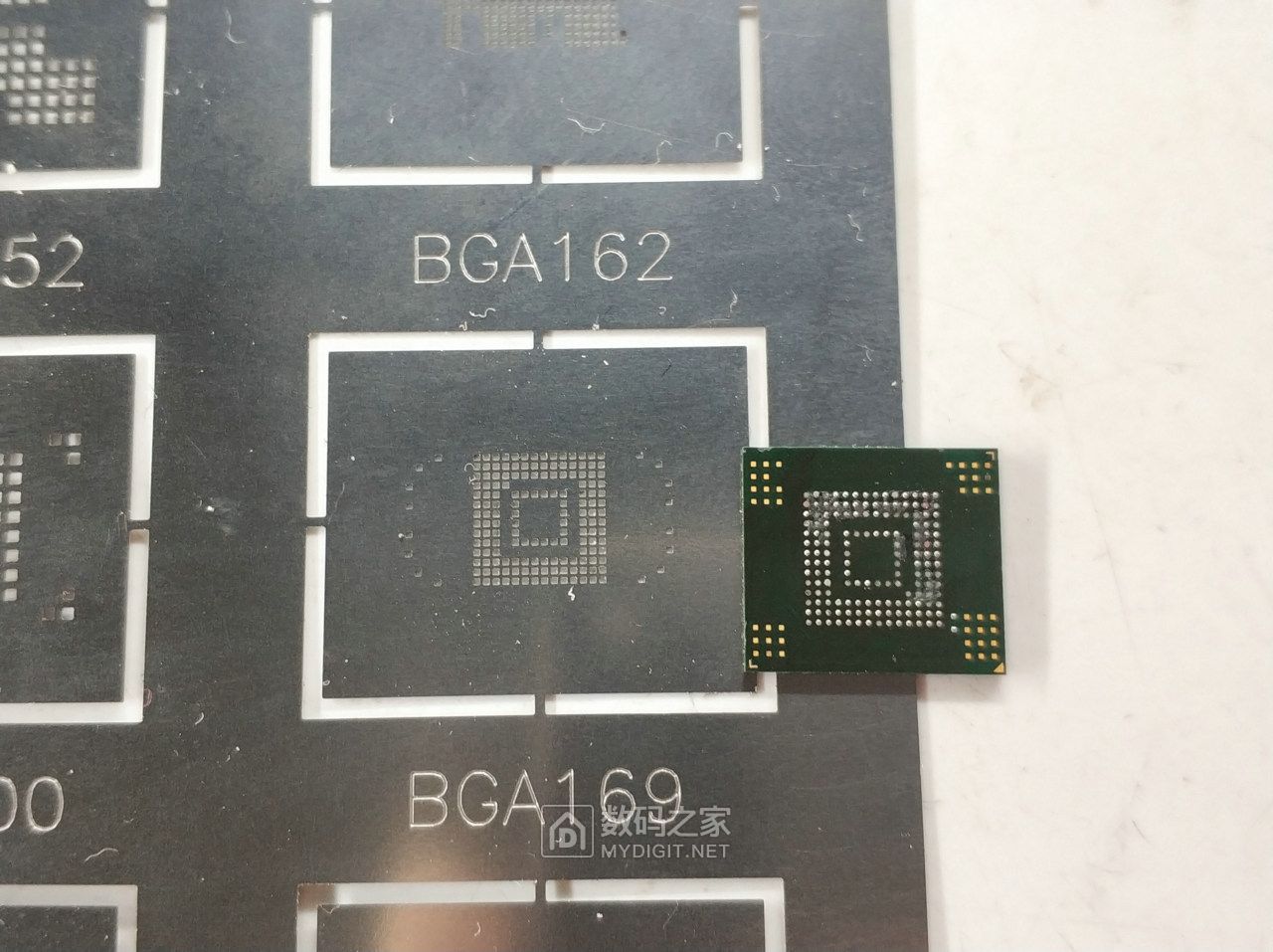 新手挑战BGA焊接，利用报废的手机EMMC字库改成U盘