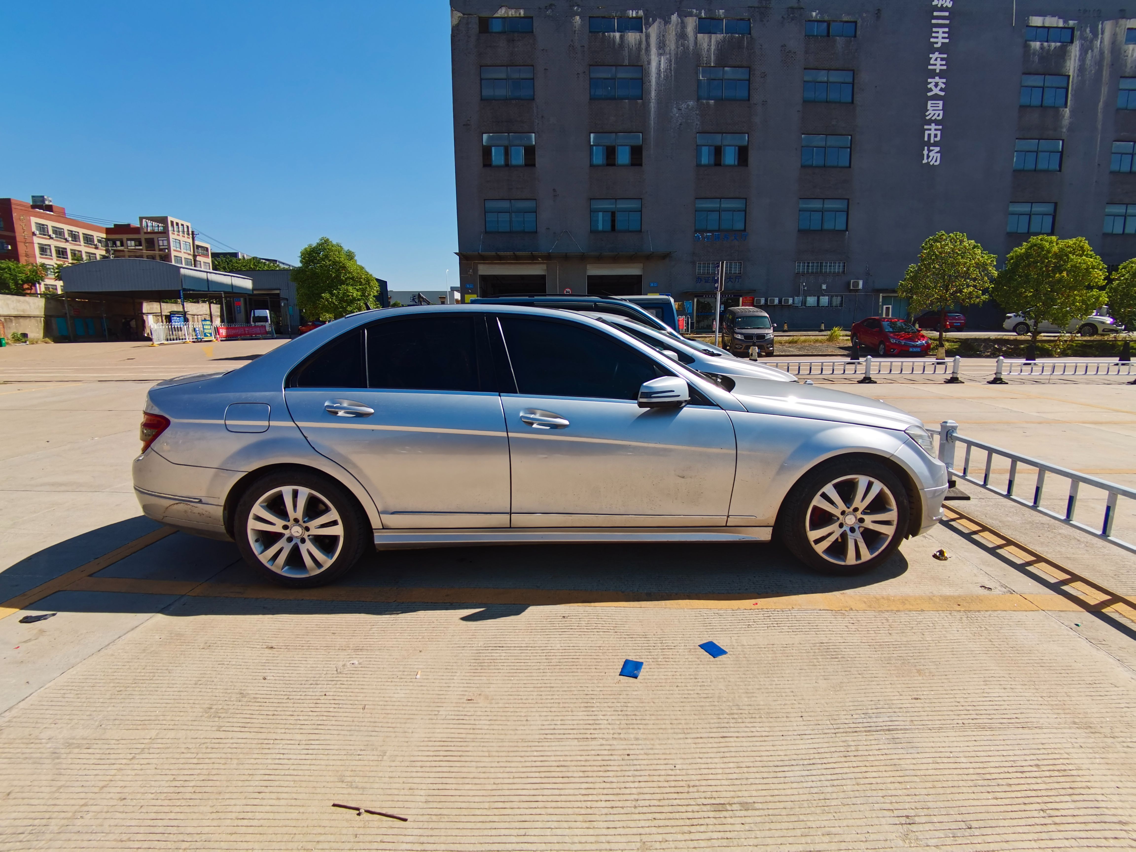 我在闲鱼上买车-一台电脑的钱换一台奔驰回家