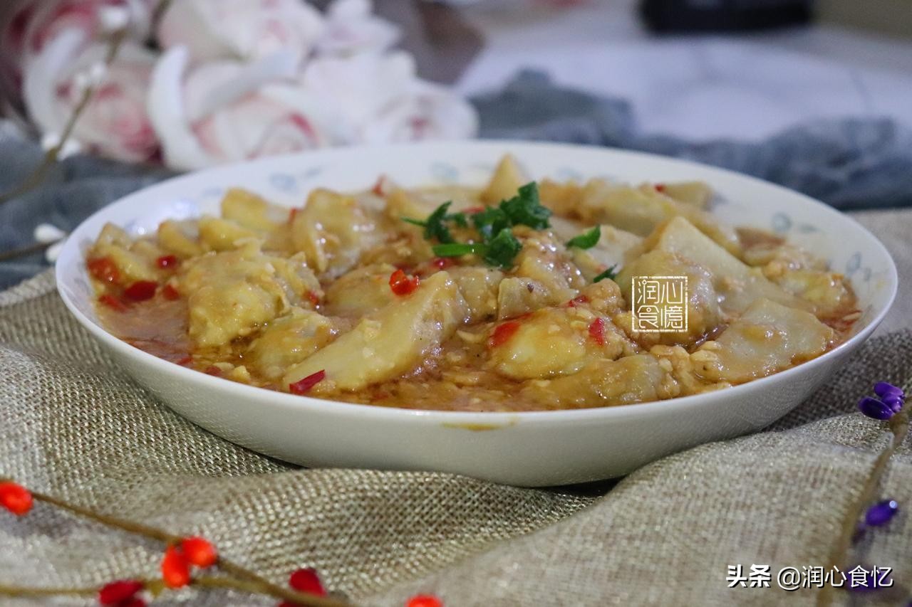 这菜一斤3块钱焯一焯,这菜35元一斤比肉还贵但真的好吃