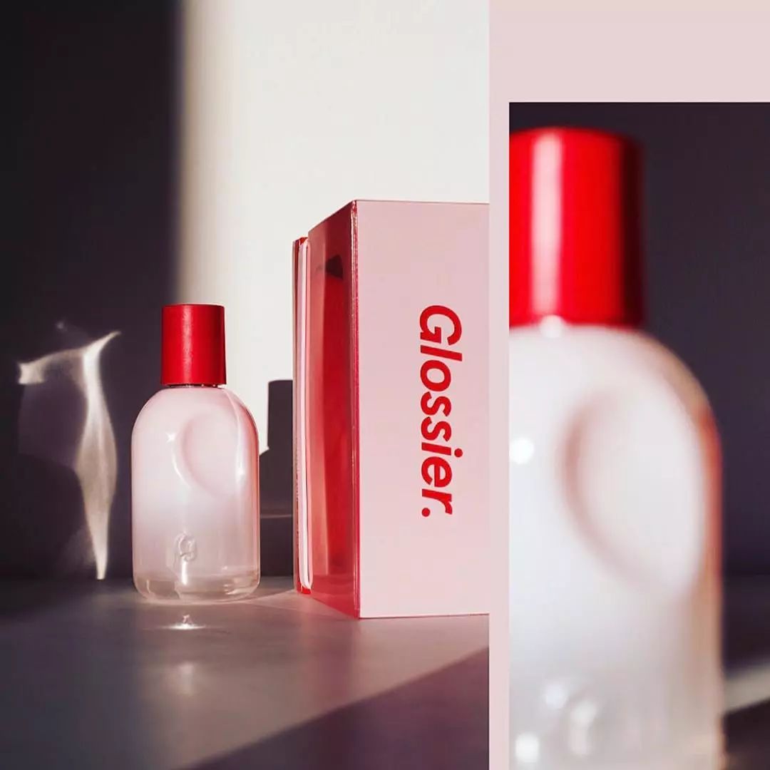 全网爆火彩妆,supreme粉底液