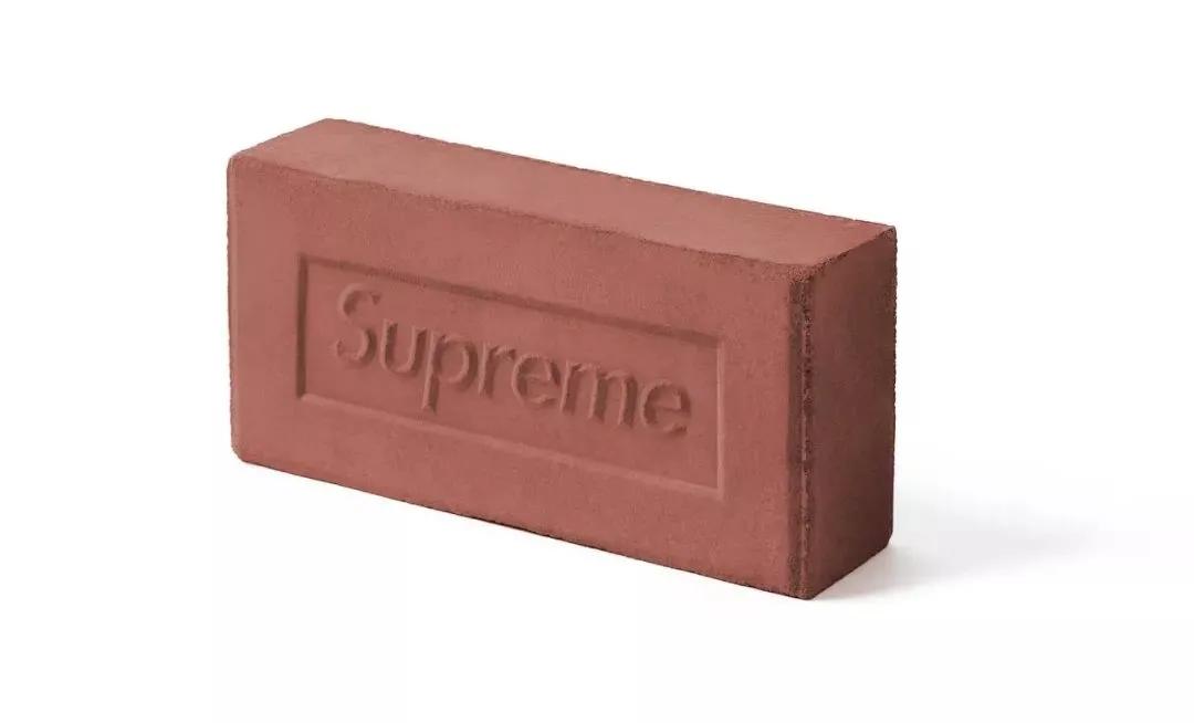 土豪用泥土建房子,supreme做的房子