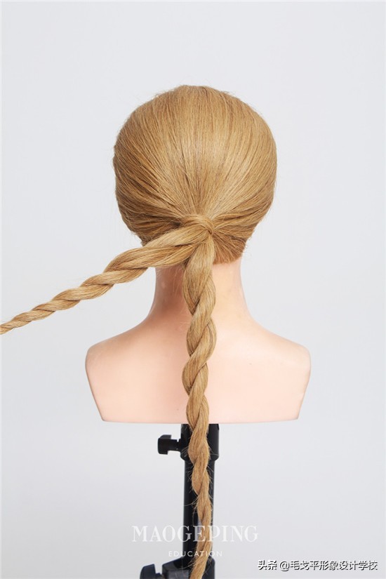 发量少也能顶部饱满的盘发,发量少怎样盘发好看