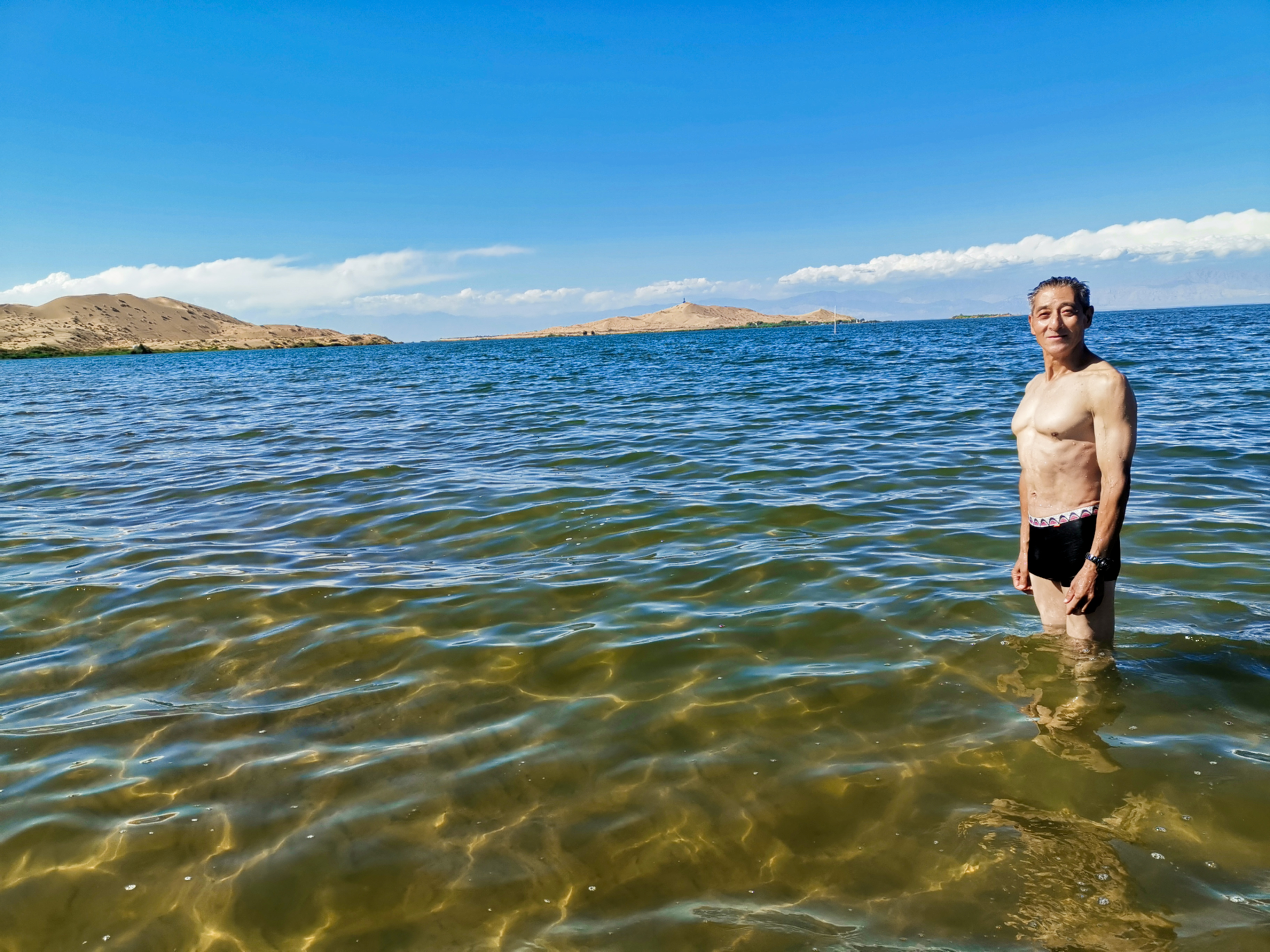 65岁的老人自己去旅游,60岁老人独自旅游