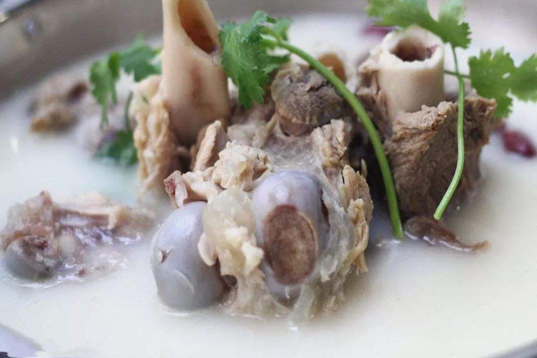 老年人缺钙吃补钙保健品好吗,老年人缺钙吃钙片有效么