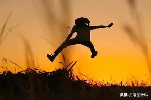 怎样跳崖不会死？别人跳崖了，我们又该怎么做？