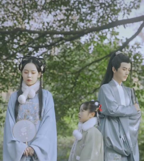 不良商家迷惑心智完整视频,汉服店不好好卖汉服都去干什么了