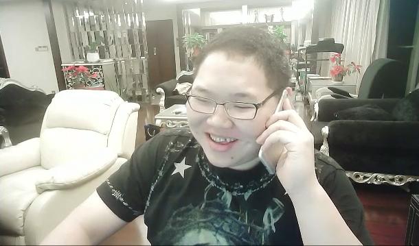 pdd爆了ym战队所有细节,pdd直播带ym队员开黑