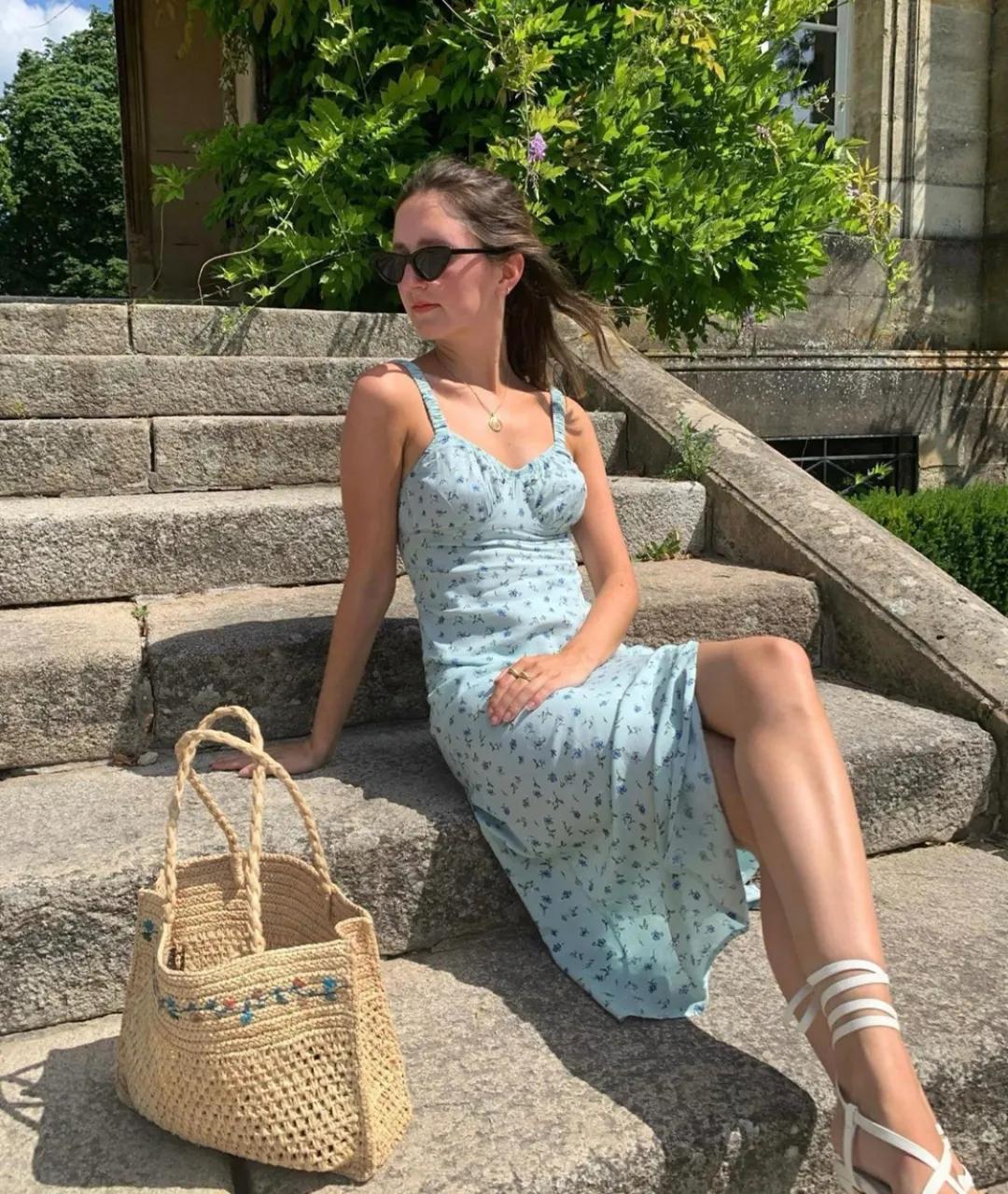 夏天爱穿裙子的女生必备,夏天爱穿裙子不好意思