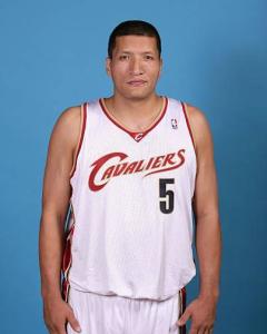 中国男篮的三大中锋，巴特尔、姚明、王治郅，永远都是球场的神