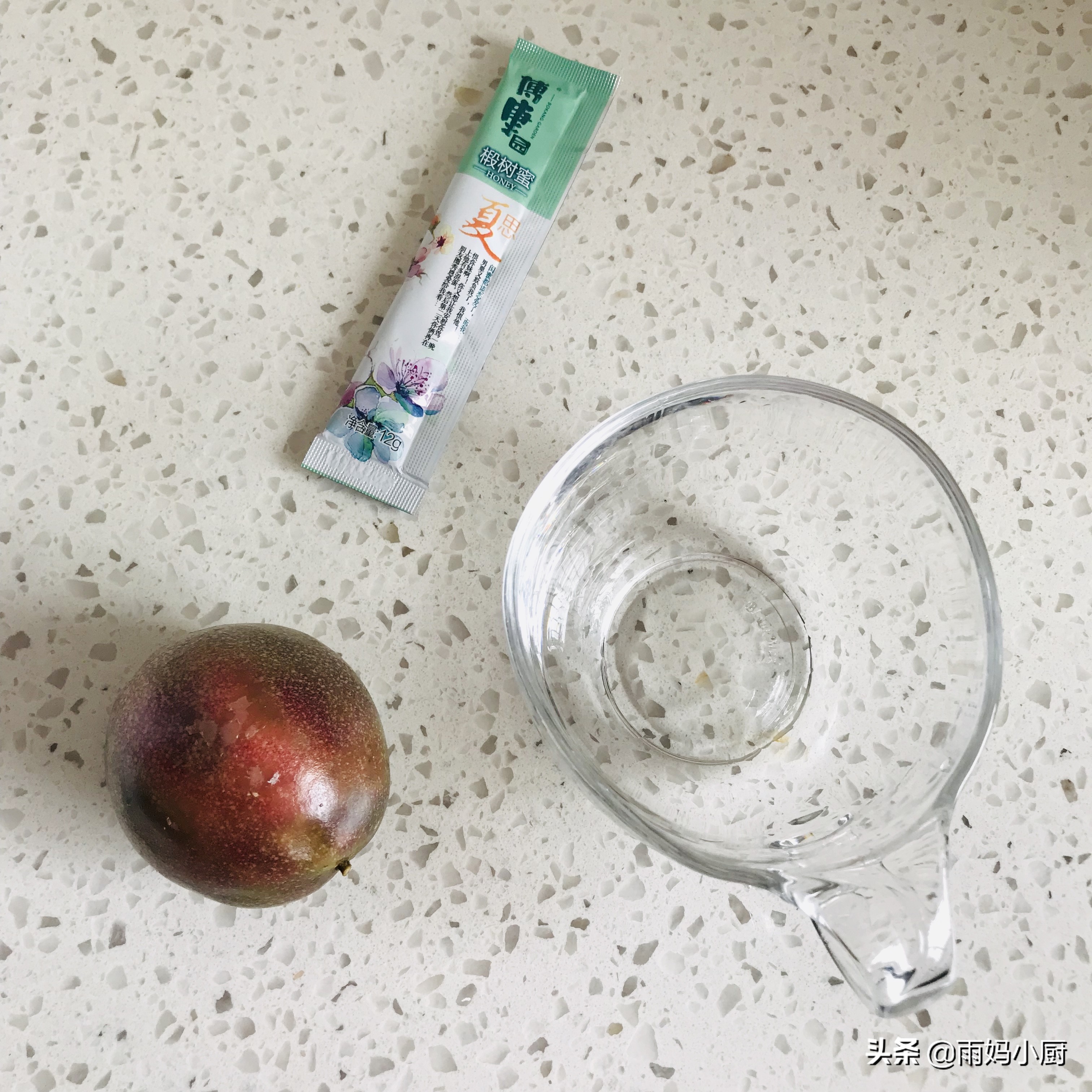 这个水果别再生吃了酸甜解腻,这种水果外脆里软清甜沁香