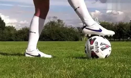 趣味足球射门技巧,中考足球技巧训练方法射门