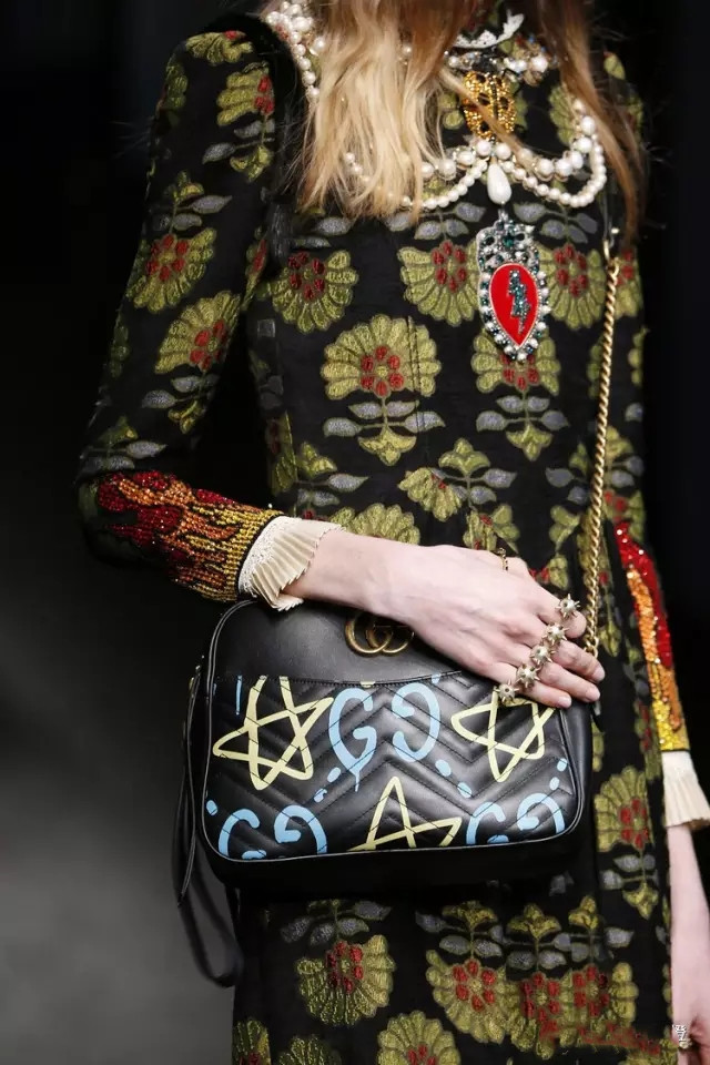 现在很流行的一个链条包,适合春夏的链条包推荐