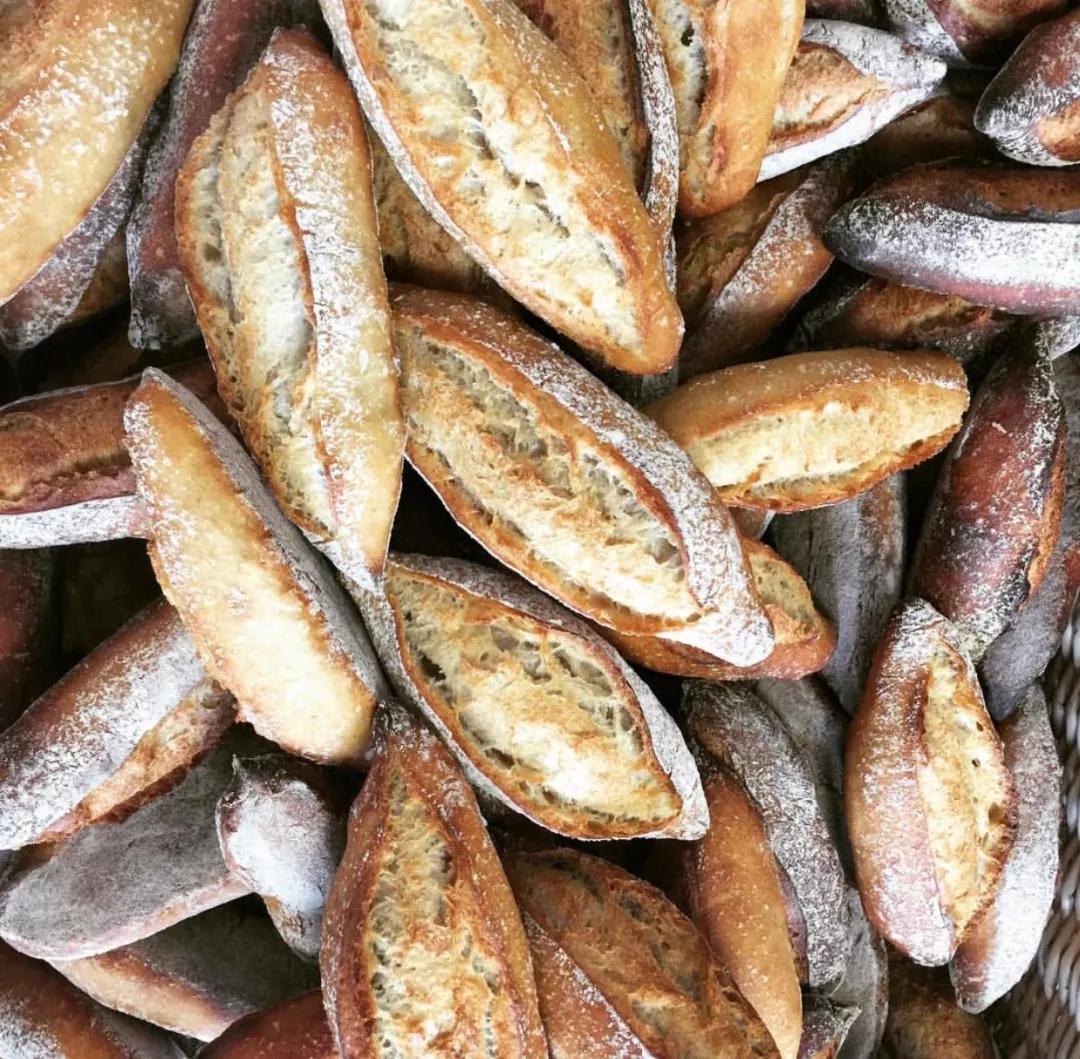 开一家蛋糕面包店赚钱吗,开早餐面包店赚钱吗