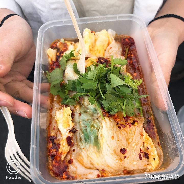 在东北吃饭是一种什么体验,跟东北人吃饭是什么体验