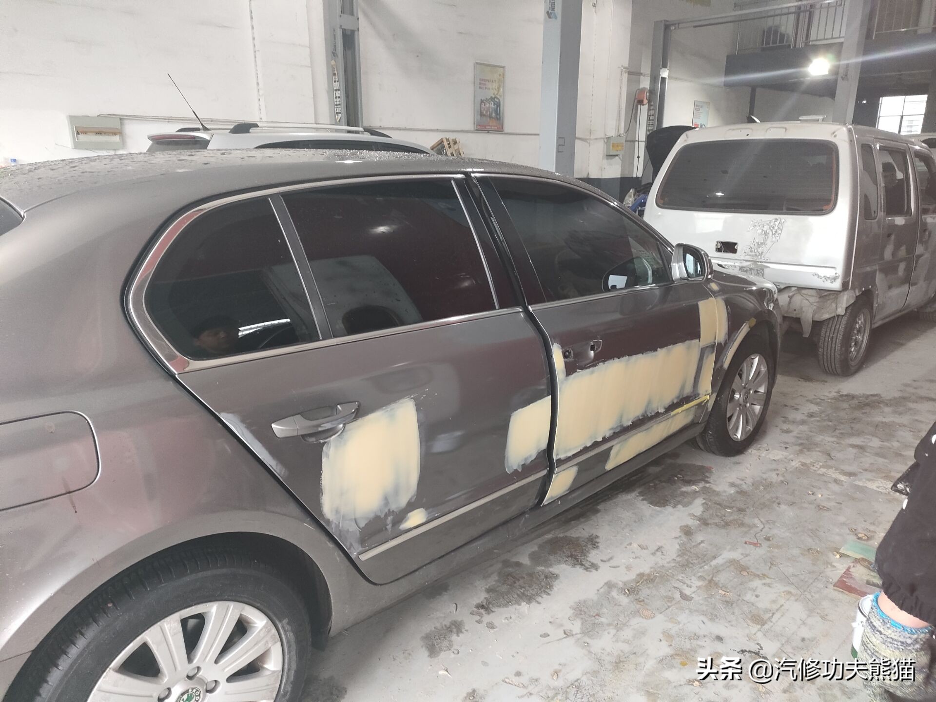 斯柯达昊锐烧机油维修视频,大众斯柯达昊锐1.8t烧机油