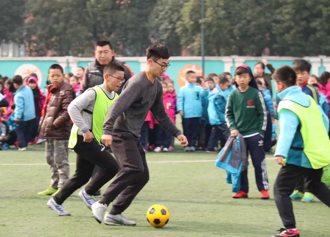 激情的篮球比赛,激情足球